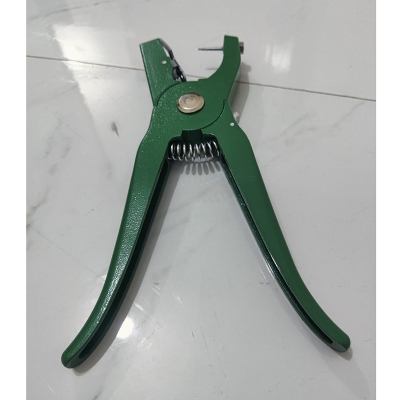 Picture of Ear Tag Applicator – Durable Livestock Tag Plier -Per Piece