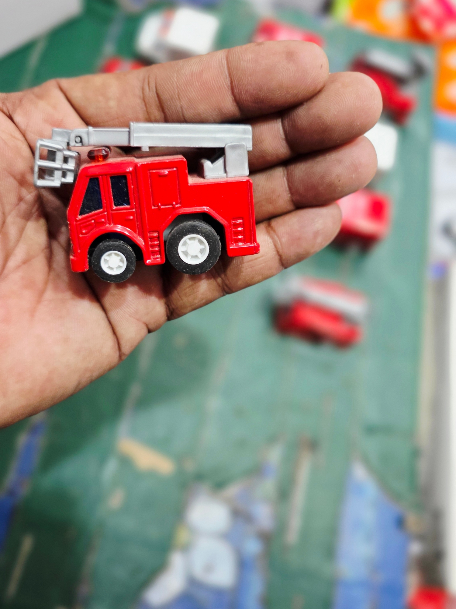 Picture of Children Brain Development Toys Realistic Alloy Fire Rescue Series Toy Car Flea Market