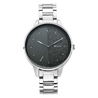 Picture of Workwear Watch with Black Dial Metal Strap