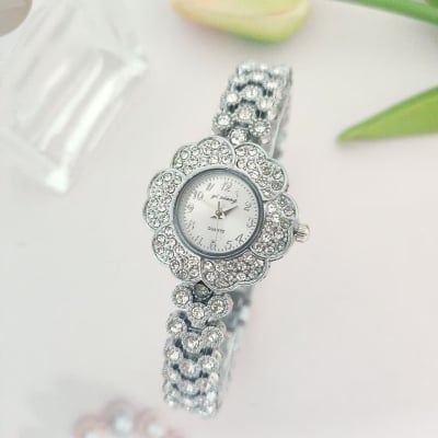 Picture of Luxury Fashion Stainless Steel Imported Wuartz Movement Ladies Wristwatch For Women