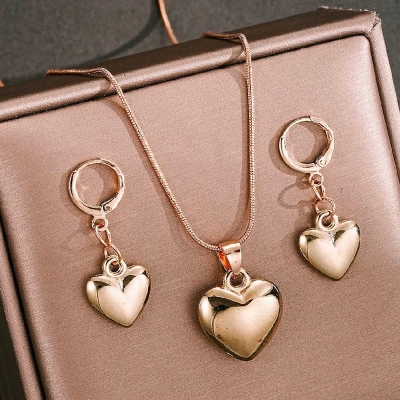 Picture of Simple Glossy Gold Plated Metal Love Heart Earrings Necklace Jewelry Set for Women Chic Light Valentine's Day Gifts Accessories