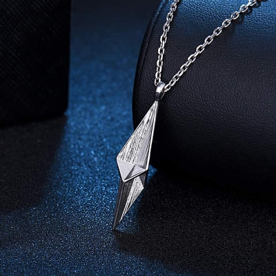 Picture of Style Korean Diamond Necklace Clavicle Chain Necklace for Men Fashion Jewelry