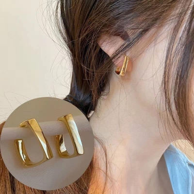 Picture of Antique Geometric Multi-Function Stylish European and American Style Basic Gold Earrings One Pair