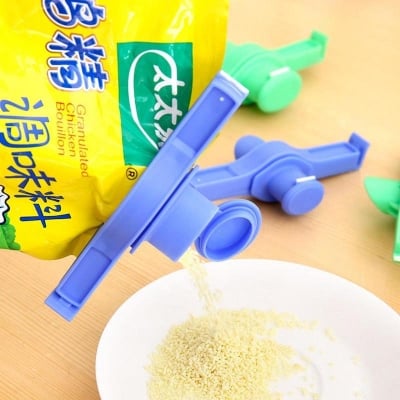 Picture of New 1pcs Random colour Food Bag Sealing Clips Seal Striping with Discharge Nozzle Sealing Clamps Seasoning Bag Seal - Tools