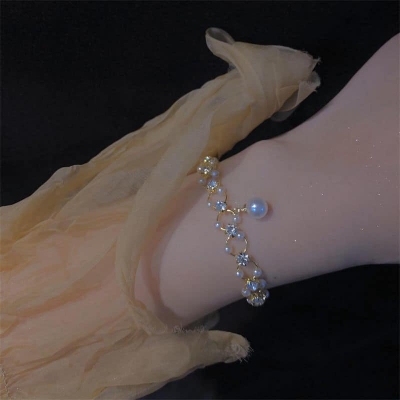 Picture of Style simple retro diamonds pearl bracelet Korean niche design all-match bracelet new fashion ornament for Women