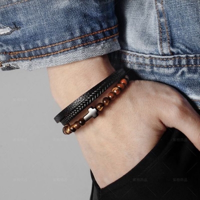 Picture of Leather Braided Bracelet For Men