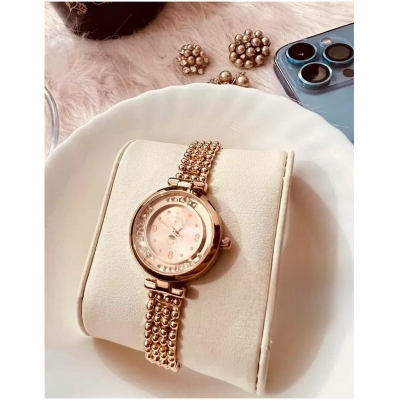 Picture of Ladies chain watch Women's Modern and Fashionable Watch Official and Casual Extremely Beautiful Watch.
