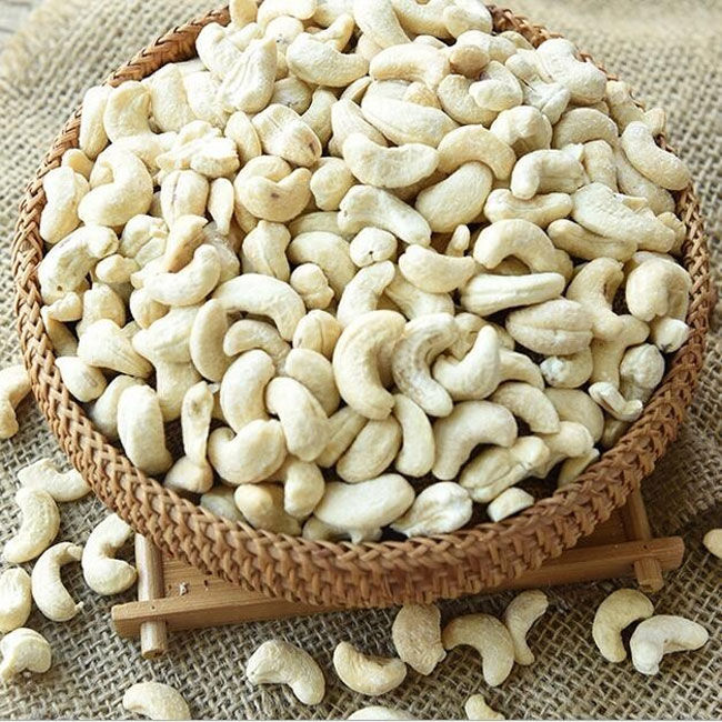 Picture of Organic Cashew Nuts 500GM – Fresh Nutritious Pack | MNK SHOP