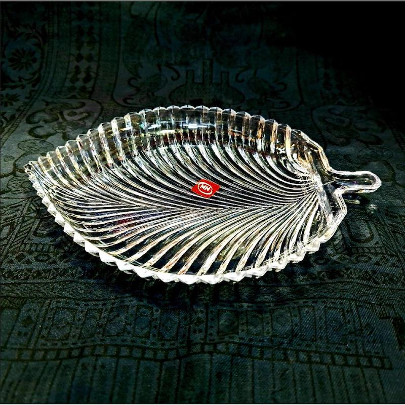 Picture of Plastic Crystal Leaf Shape tray For Decoration And Kitchenware  (Small Size)
