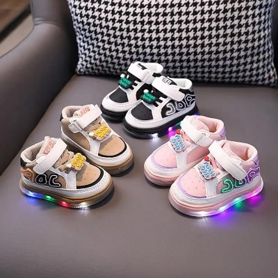 Picture of children's Sports shoes Spring New Kind's light casual sneaker breathable and non slip walking shoes for 1-6 years