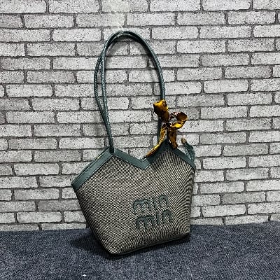 Picture of Fashion Trend Spring New Casual Bucket Bag for Ladies Foreign Style PU Leather Shoulder Messenger Bag