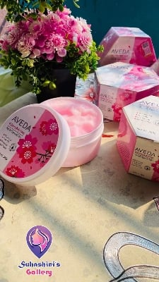 Picture of Aveda Milky Glow Skincare Combo [Aveda Body Whitening Combo and 99% Milk Soothing Gel]