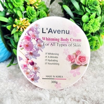 Picture of L avenue Combo (Tomato soothing Gel+Body Cream+Saffron Soap+Laneage Lip Balm). 4 pcs