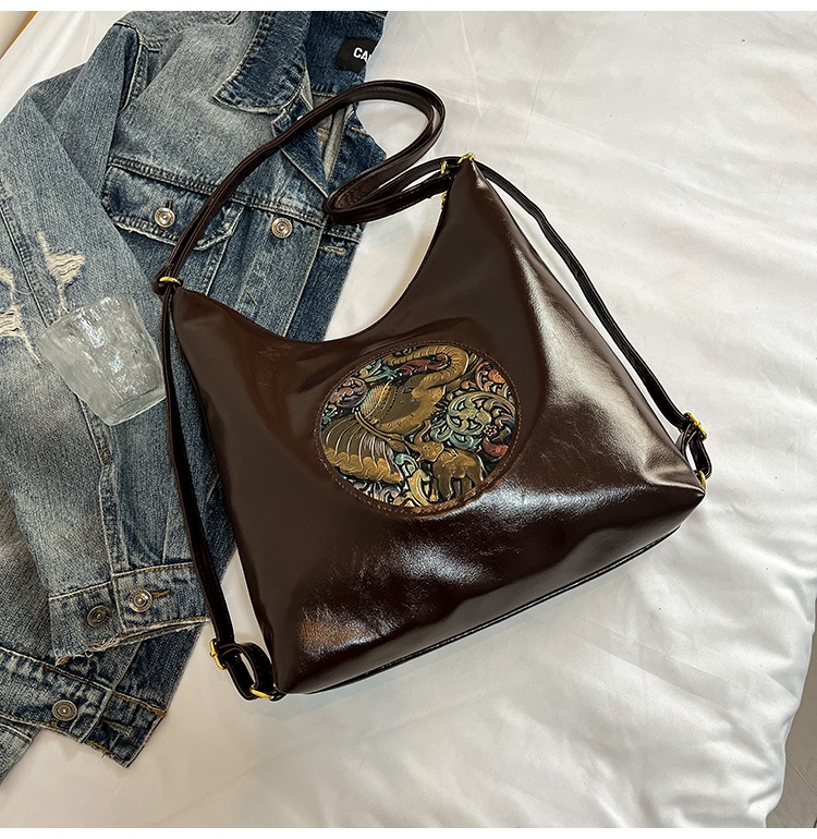 Picture of New Style Large-Capacity Shoulder Bag - brown