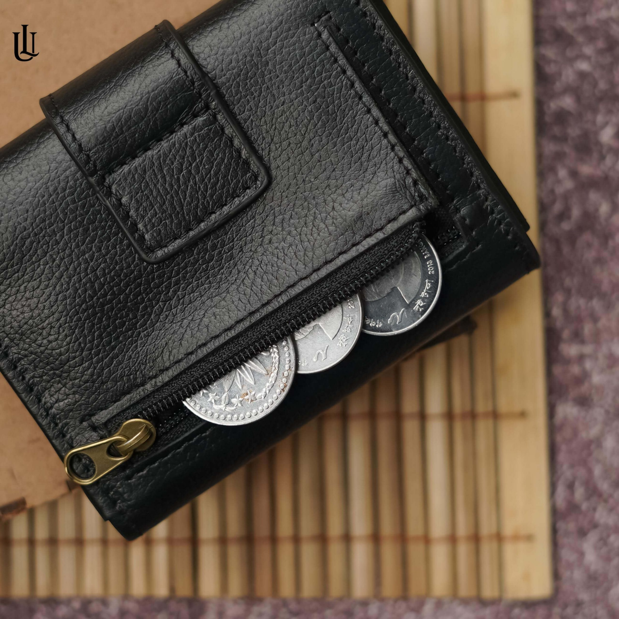 Picture of Edd Trifold Wallet - Black