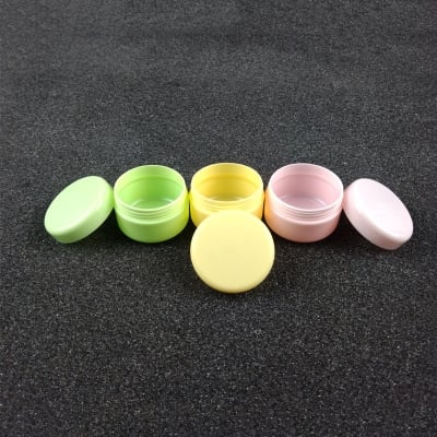 Picture of 15gm Empty plastic cosmetic Jars 24 pcs