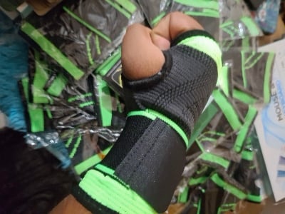 Picture of 1 Piece Compression Fabric High Elastic Bandage Fitness Yoga Wrist Support Crossfit Gym Powerlifting - Multicolor