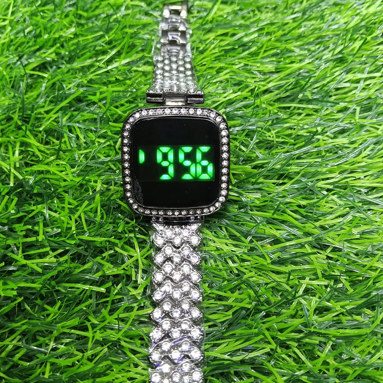 Picture of New Trend Fashion Steel Chain Diamond Women Watch Full Diamond Touch Screen LED Water Diamond Bracelet Watch (black)