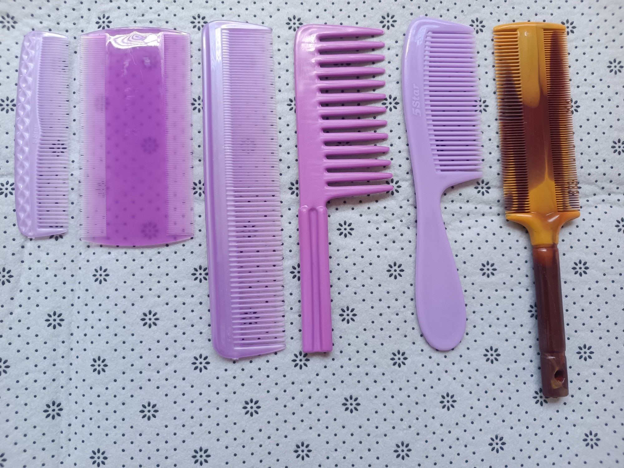Picture of 6 Pcs Plastic Chiruni Fashionable Hair Comb