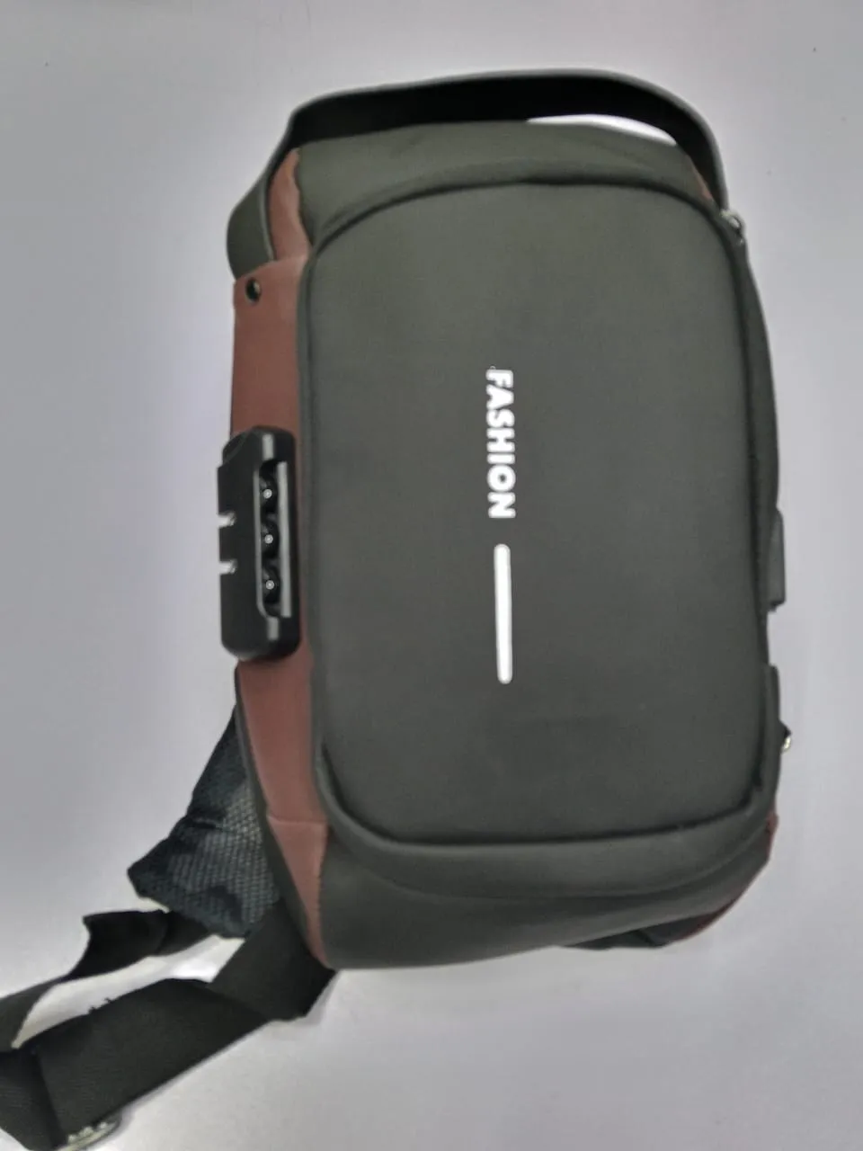 Picture of USB charging sport sling Anti-theft shoulder bag (brown shape )