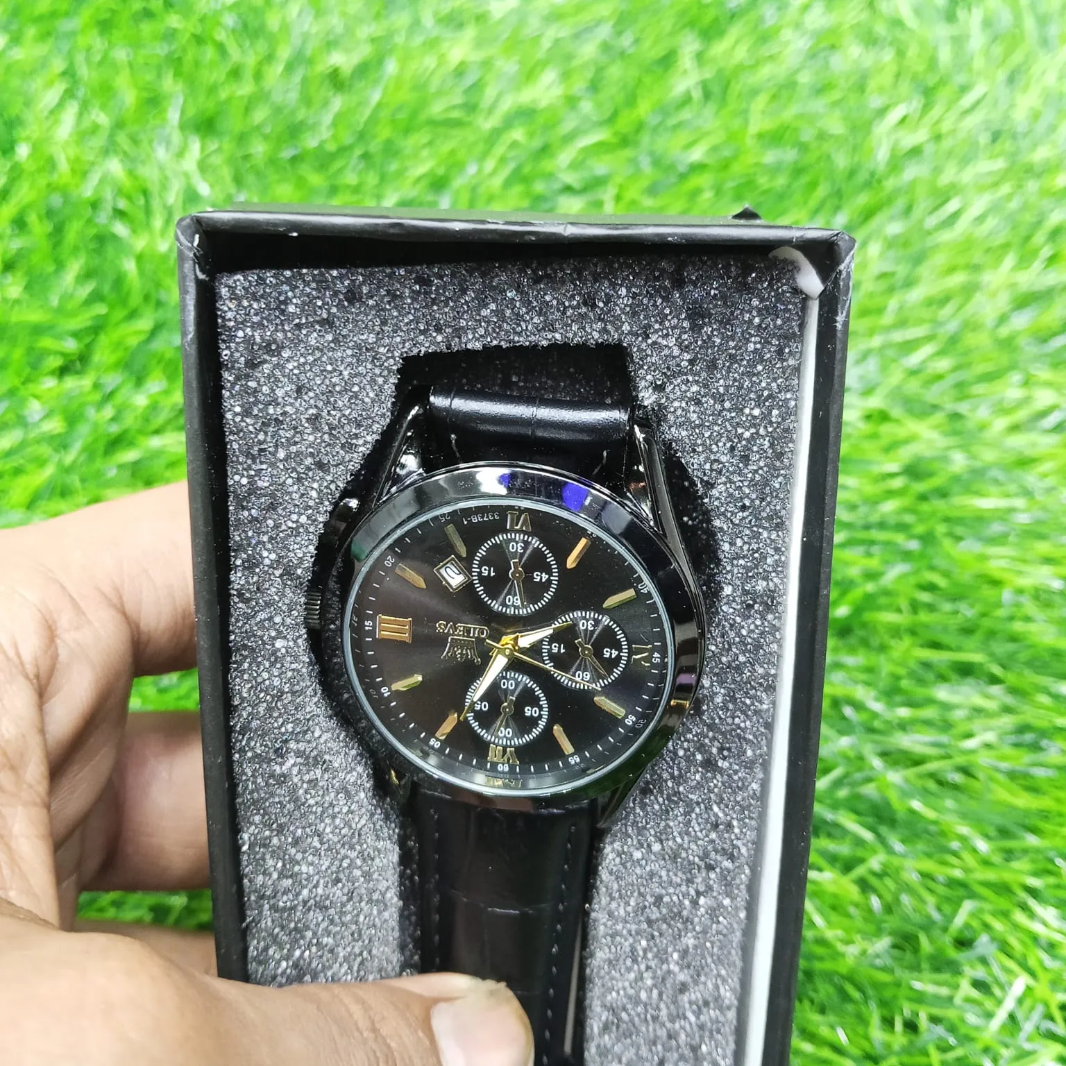 Picture of Fashionable Glass Quartz Analog Men's Watch
