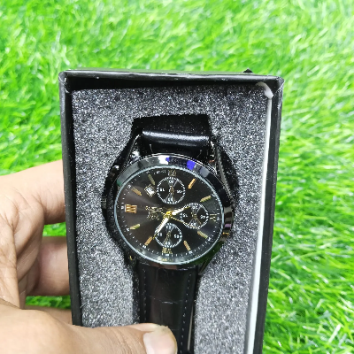 Picture of Fashionable Glass Quartz Analog Men's Watch