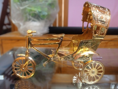 Picture of Rickshaw Metal Showpieces Rickshaw For Office & Home Decorations - 8 inches (Gold)