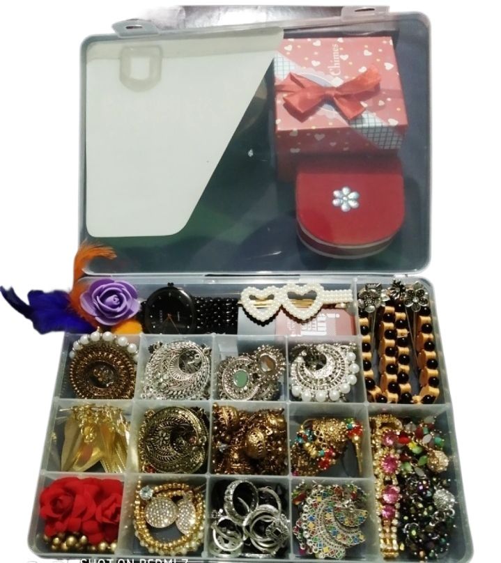 Picture of Jewelry Organizer Dividers Clear Pearl Storage Box, Container ear storage case  Multipurpose Plastic Organizer Box with Dividers - Clear