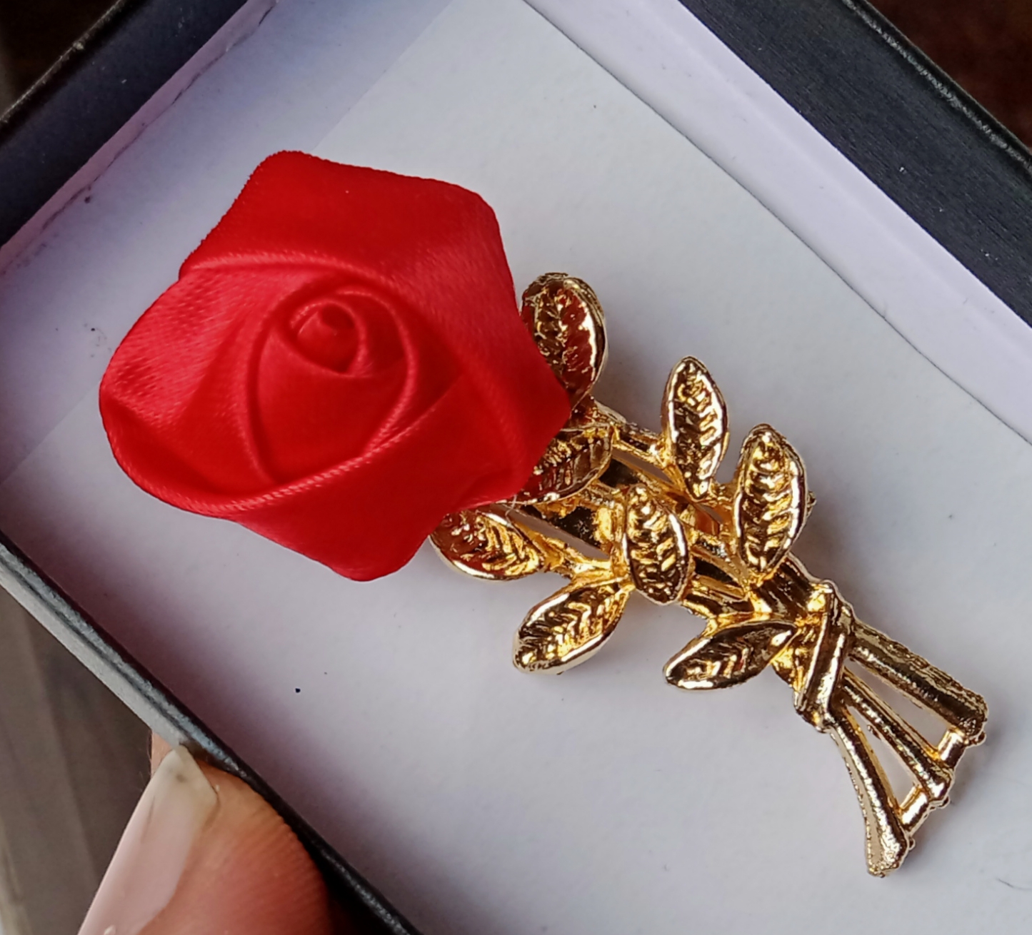 Picture of Red Rose Flower Brooch 1 Pcs For Women Elegant Blouse Brooch Pin Dress Luxury Fashion Jewelry Accessories Party Gifts - Gold