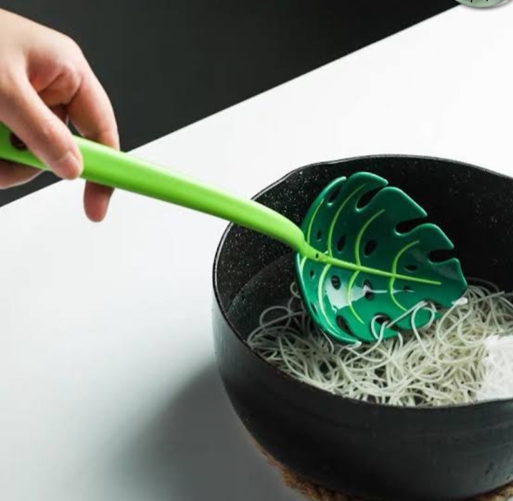 Picture of 1 Pcs Creative Green Leaf Cooking Shovels Vegetable Strainer Scoop Noodles Forks Cooking Shovels Kitchen Vegetable Tool - Green