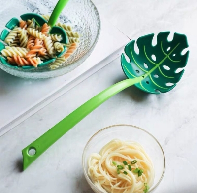 Picture of 1 Pcs Creative Green Leaf Cooking Shovels Vegetable Strainer Scoop Noodles Forks Cooking Shovels Kitchen Vegetable Tool - Green