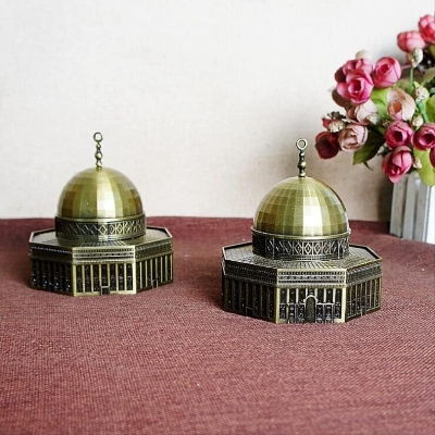 Picture of Ornaments Jerusalem Model Travel Decor Alloy Desktop Landmark Building Figurine Al Aqsa Mosque Metal Showpiece – A Timeless Symbol of Faith, Heritage, and Artistry - Gold