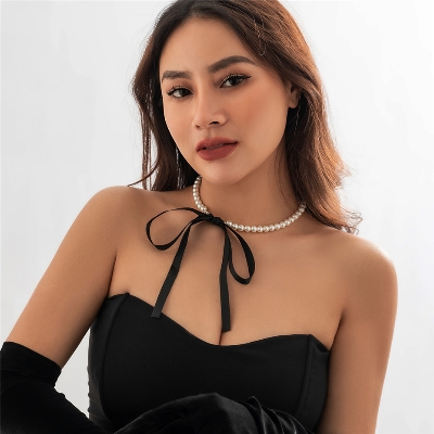 Picture of Versatile -Choice and Remark -Pearl Ribbon Garland Women Dating Wedding Travelling- Avant-garde Preferble - Low Hassle and Maintanance - Off White