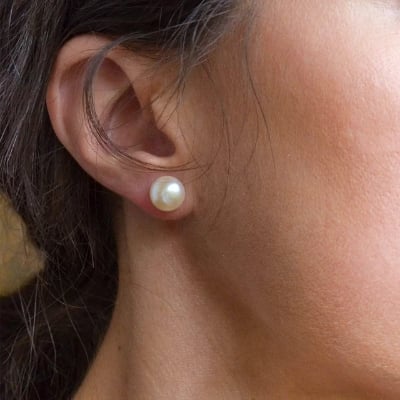 Picture of Pearl Korean Style Stud Earrings For Women Silver Plated Hypoallergenic Earings Jewelry 