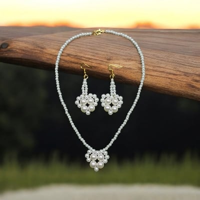 Picture of Pearl Necklace Jewellery Set With Earrings For Girls And Women Wearing At Wedding School College Office Party - Off White