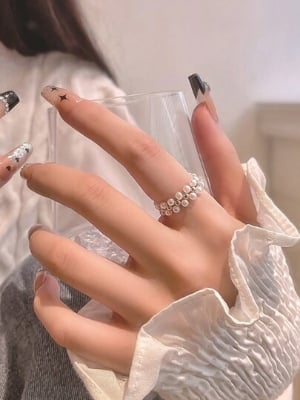 Picture of 1pc Simple Pearl Elastic Ring For Women, Light Luxury, Niche Retro, High-End Feeling, Index Finger Ring, Elegant, Net Red Ring Vintage Tenoor Special - Multi