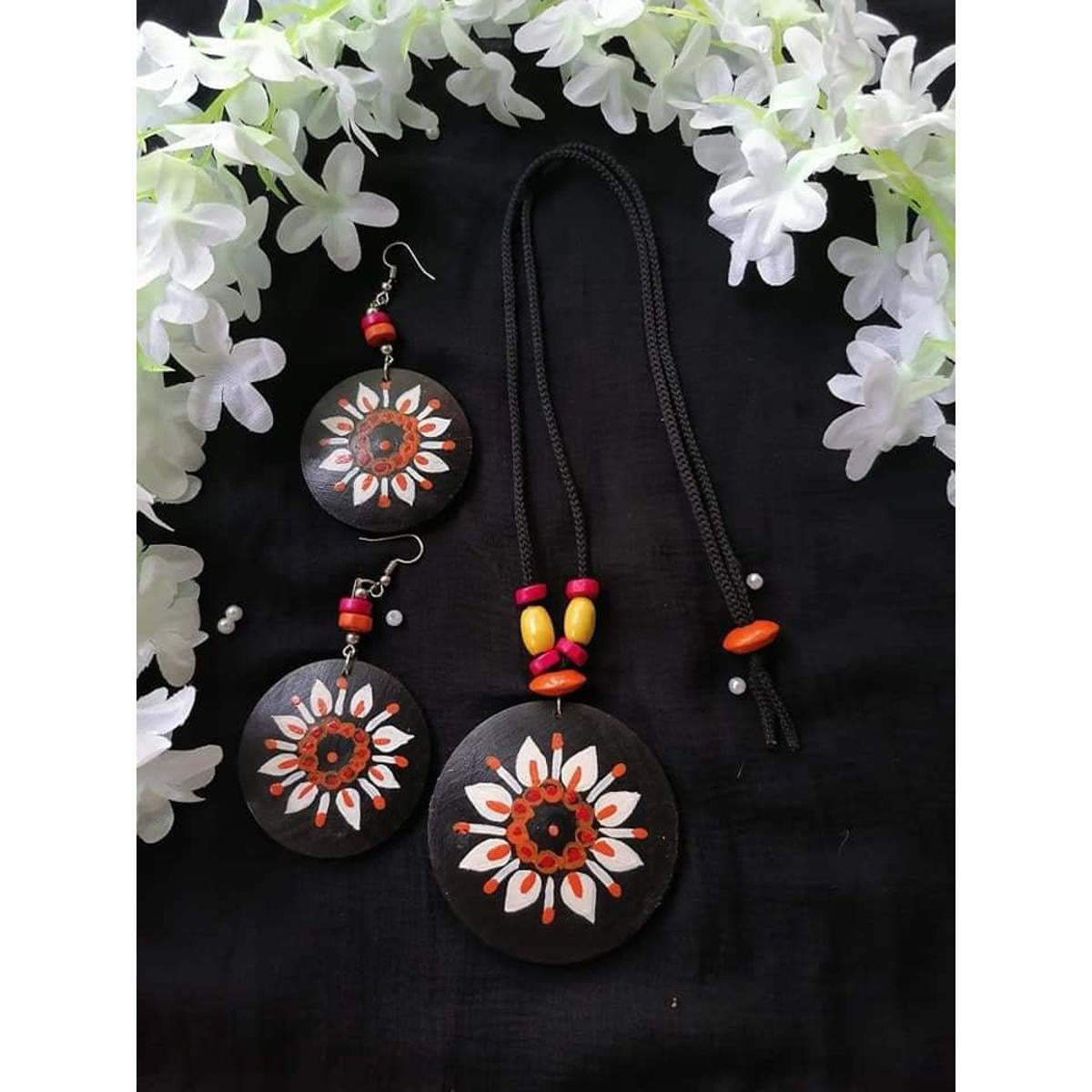 Picture of Hand painting Wooden exclusive Jewellery set - Multicolor