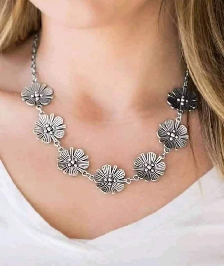 Picture of Entice jewellery set for women - Silver