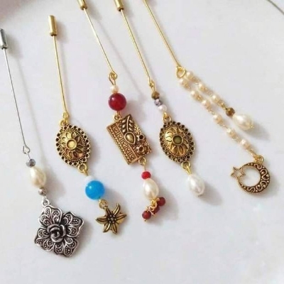 Picture of New Design Queen brooch Hijab Safety Pin for Girls and Women - Multicolor