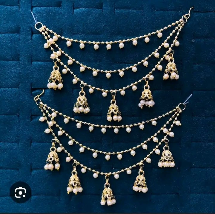 Picture of Gorgeous party wear antique golden necklace and earring set for girls and woman. - Gold