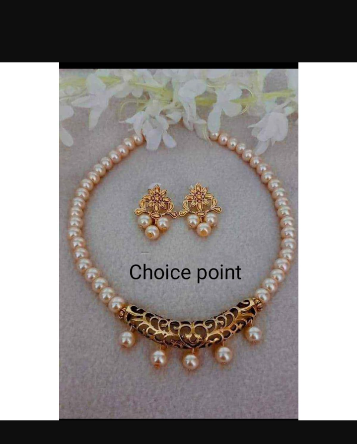 Picture of Gorgeous party wear antique Golden necklace and earring set for girls and woman. - Gold