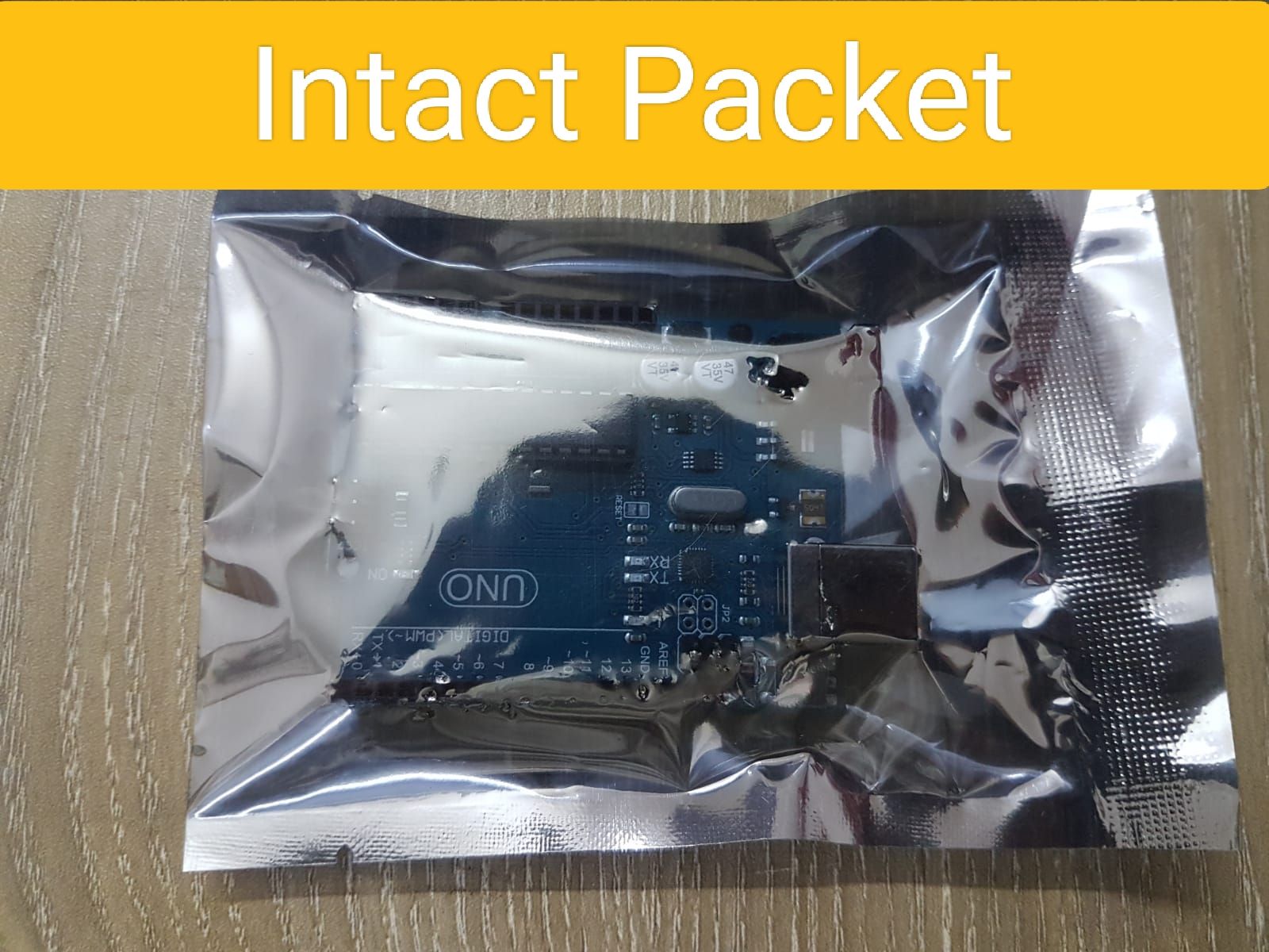 Picture of Arduino Uno R3 Microcontroller and Usb Cable()