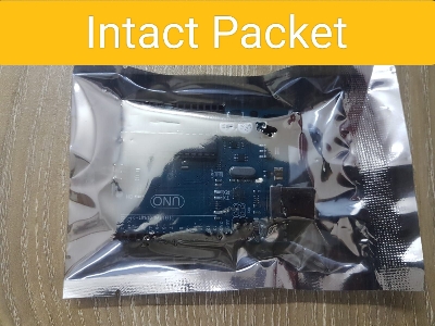 Picture of Arduino Uno R3 Microcontroller and Usb Cable()