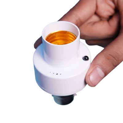 Picture of Wireless B22 to E27 Light Socket Adapter with Remote ON/OFF Control(White)