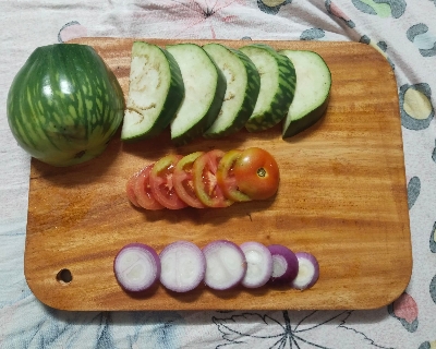 Picture of Simple Style Wooden Chopping Board (10 inch by 14 inch ) - Multicolor