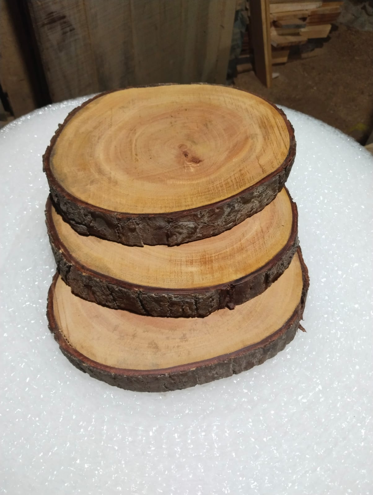 Picture of wooden slices chopping board with bark ( 7 inch ) - Multicolor