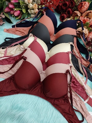 Picture of 4 peace premium quality soft comfortable padded non wired   foam bra - Multicolor