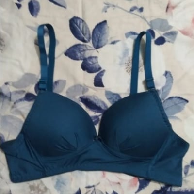 Picture of 4 peace premium quality non wired soft super deluxe comfortable  foam bra - Multicolor
