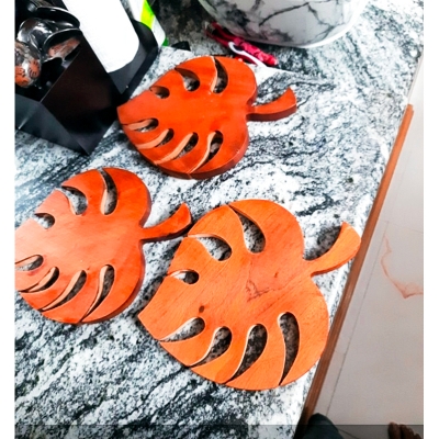 Picture of 1 pcs Wooden Leaf Wall Dacoration Chopping / Cutting Board ( With Color ) - Multicolor