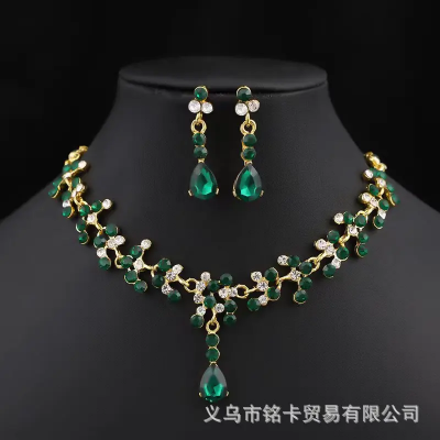 Picture of Green Stone Necklace Set Alloy